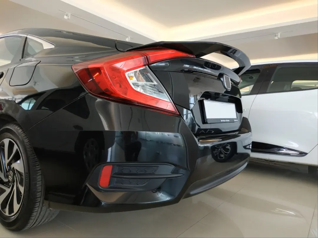Honda Civic FC5 V Bagaj Spoiler Piano Black 5