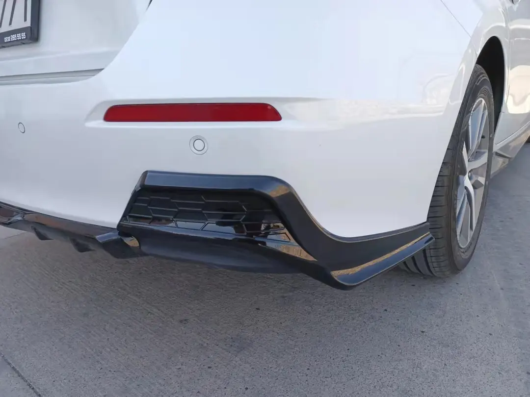 Honda Civic FE1 Sedan Arka Tampon Köşe Flap Seti Piano Black 5