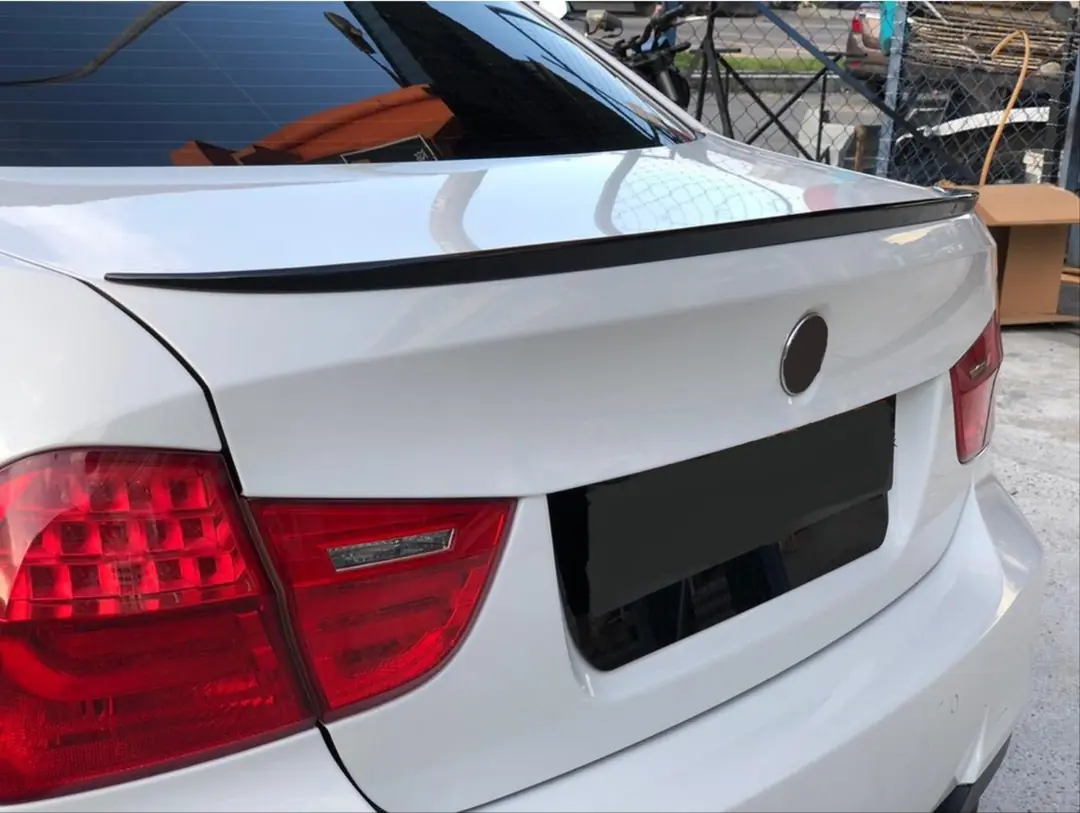 BMW 3 Serisi E90 MPerformance Spoiler - Piano Black 4