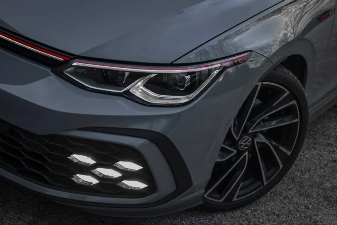 Volkswagen Golf 8 (Mk8) GTI Komple Ön Tampon ve Panjur Seti 5
