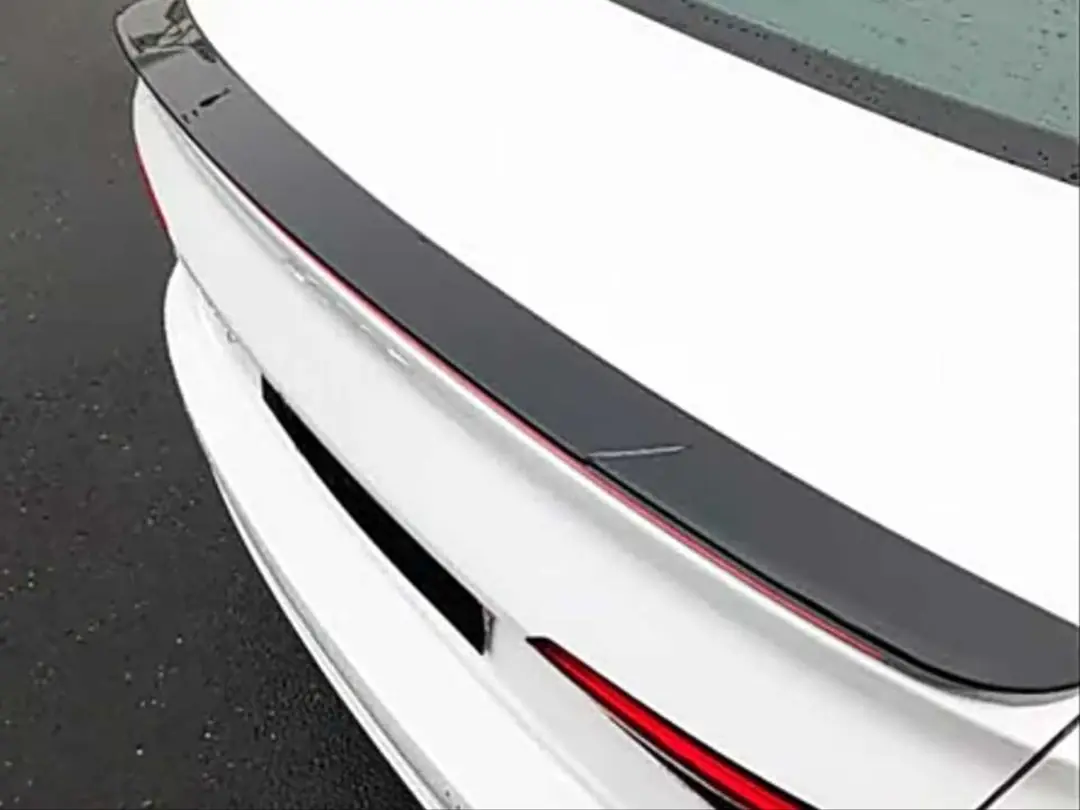 Audi A4 B9 2016-2019 Kayar Sinyalli LED'li Bagaj Spoyleri (Piano Black) 6