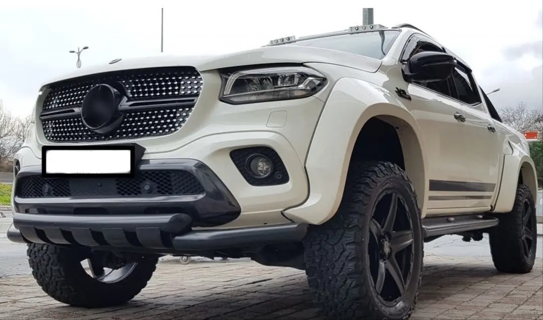 Mercedes X-Class W470 Diamond Ön Panjur Siyah Krom 6
