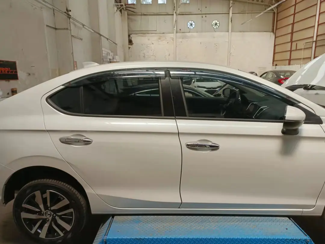 Honda City (2021+) Cam Rüzgarlığı Seti (4 Parça) 4