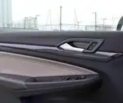 VW Golf 8 (MK8) İç Kapı Kolu Havuz Kaplama Seti Karbon Desen 5