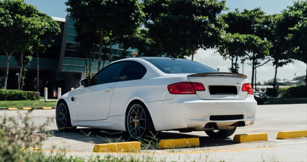 BMW 3 Serisi E92 M-Tech Spoiler - Piano Black 4