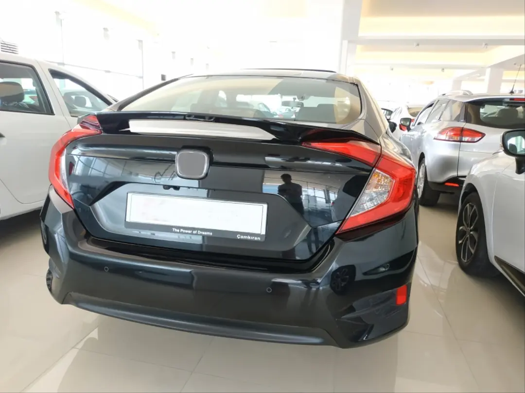 Honda Civic FC5 V Bagaj Spoiler Piano Black 6