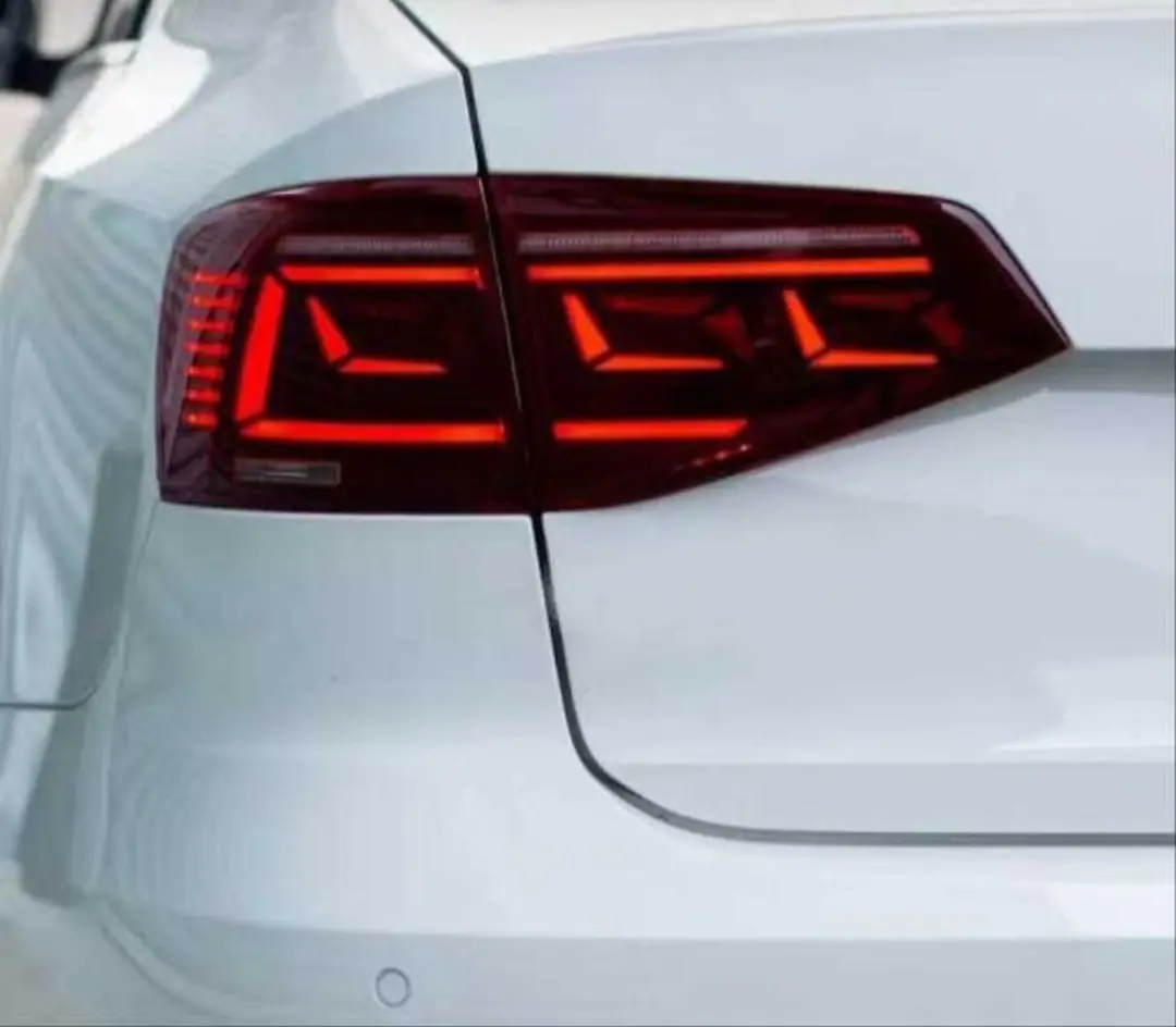 Volkswagen Jetta Mk6 Makyajlı (15-18) Dinamik Sinyalli Füme LED Stop Takımı 4