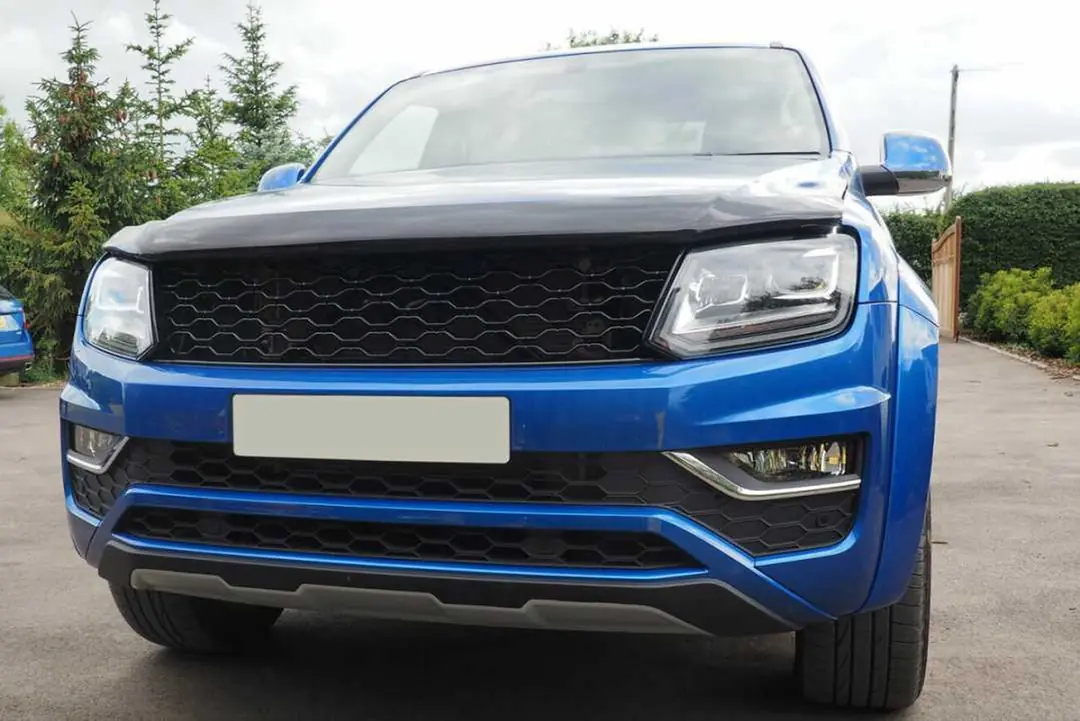 VW Amarok 2016-2022 Petek Ön Panjur Piano Black 5