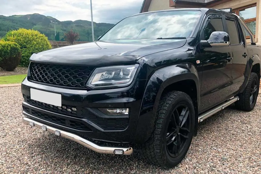 VW Amarok 2016-2022 Petek Ön Panjur Piano Black 6