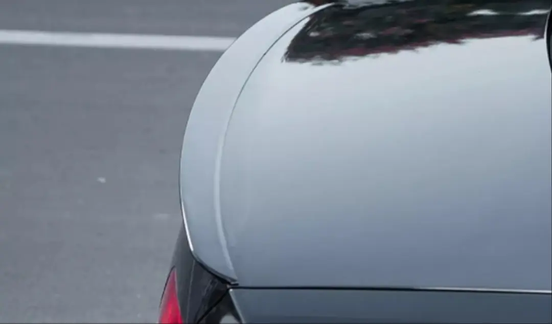 VW Passat B8 Sedan Bagaj Üstü Spoiler Piano Black 4