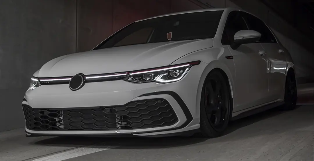 Volkswagen Golf 8 R-Line/GTI Uyumlu Işıklı LED Ön Panjur 5