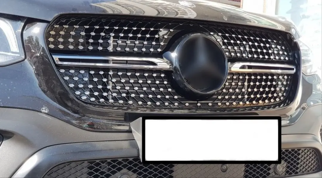 Mercedes X-Class W470 Diamond Ön Panjur Siyah Krom 5