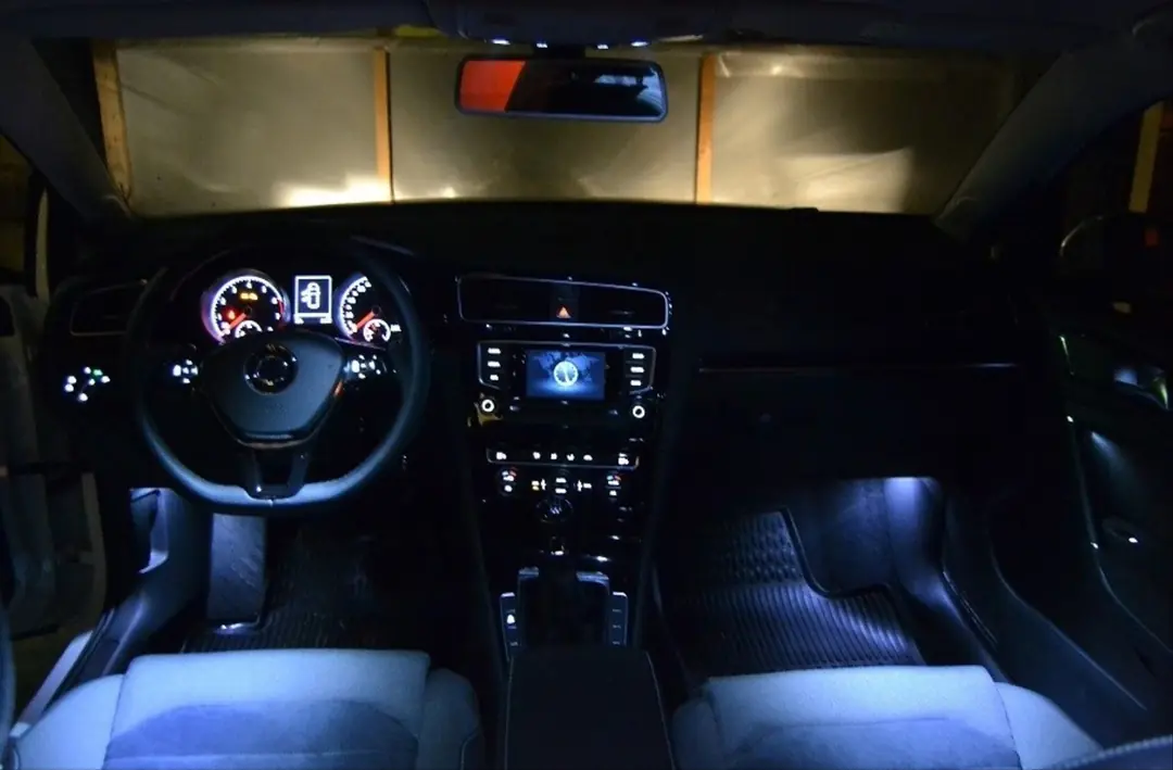 Volkswagen Golf 7/7.5 2013-2020 Orijinal Ekran Kontrollü 64 Renk Ambiyans Aydınlatma Seti 4