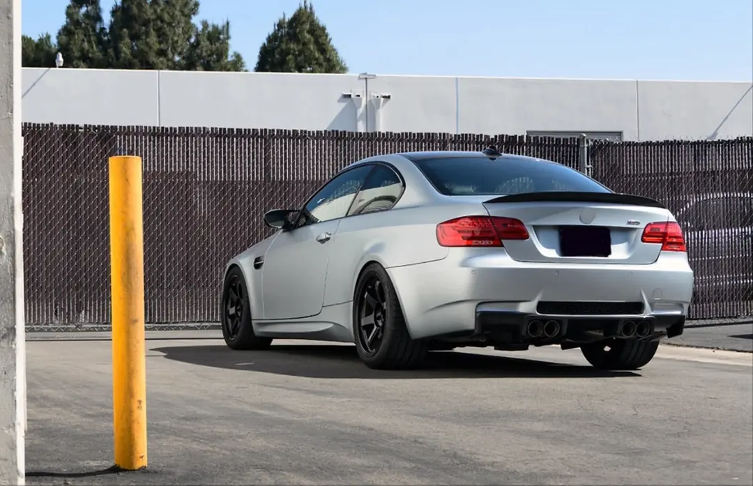 BMW 3 Serisi E92 M-Tech Spoiler - Piano Black 6