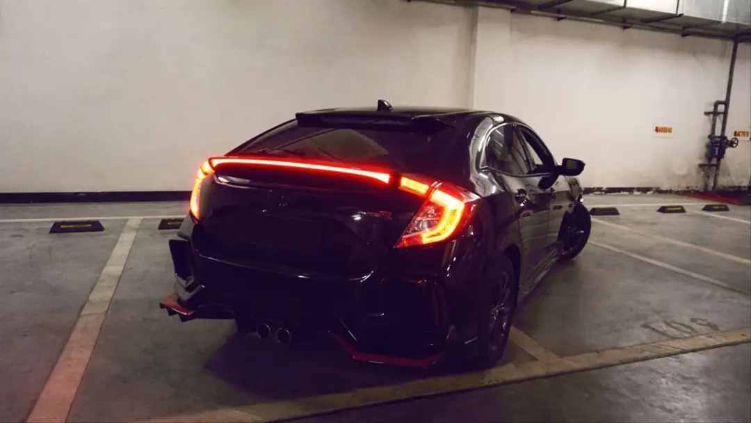 Honda Civic Hatchback FK7 2017-2021 Type R Kayar Sinyalli LED'li Tavan Spoyleri 6